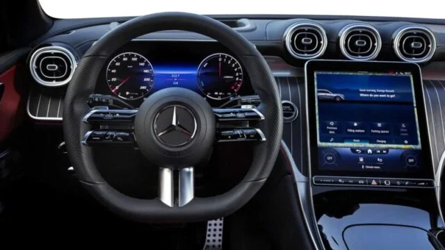 Đánh giá xe Mercedes GLC 2023: SUV hạng sang có gì mà bán chạy nhất Việt Nam?
